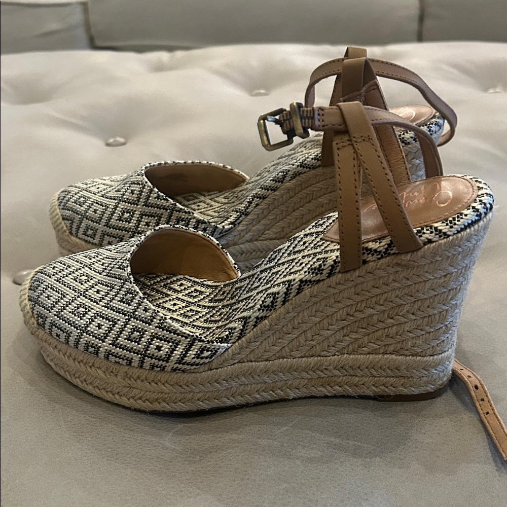 Crown Vintage Black and Tan Patterned Wedges